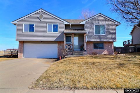 Photo of 908 Sheridan Street, Fremont, NE 68025 (MLS # 22606366)