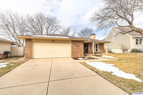 Photo of 709 Sunny Slope Road, Lincoln, NE 68505 (MLS # 22605221)