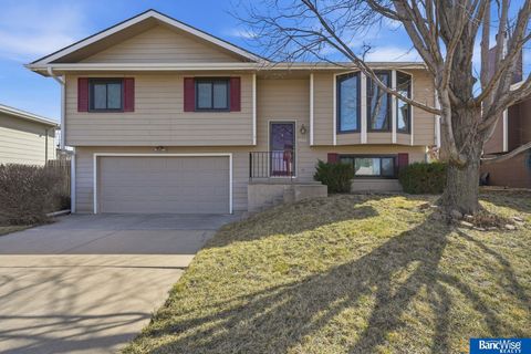 Photo of 2540 NW 55th Street, Lincoln, NE 68524 (MLS # 22607378)