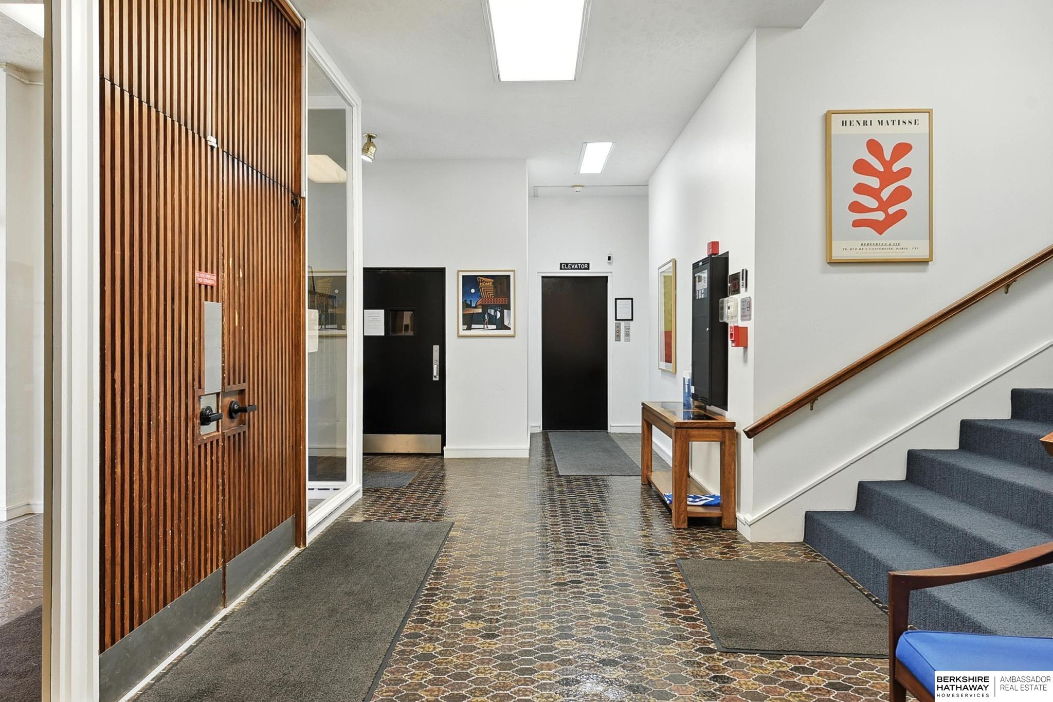 Omaha, Nebraska 68105, United States, 2 Bedrooms Bedrooms, ,1 BathroomBathrooms,Residential,Active,164670