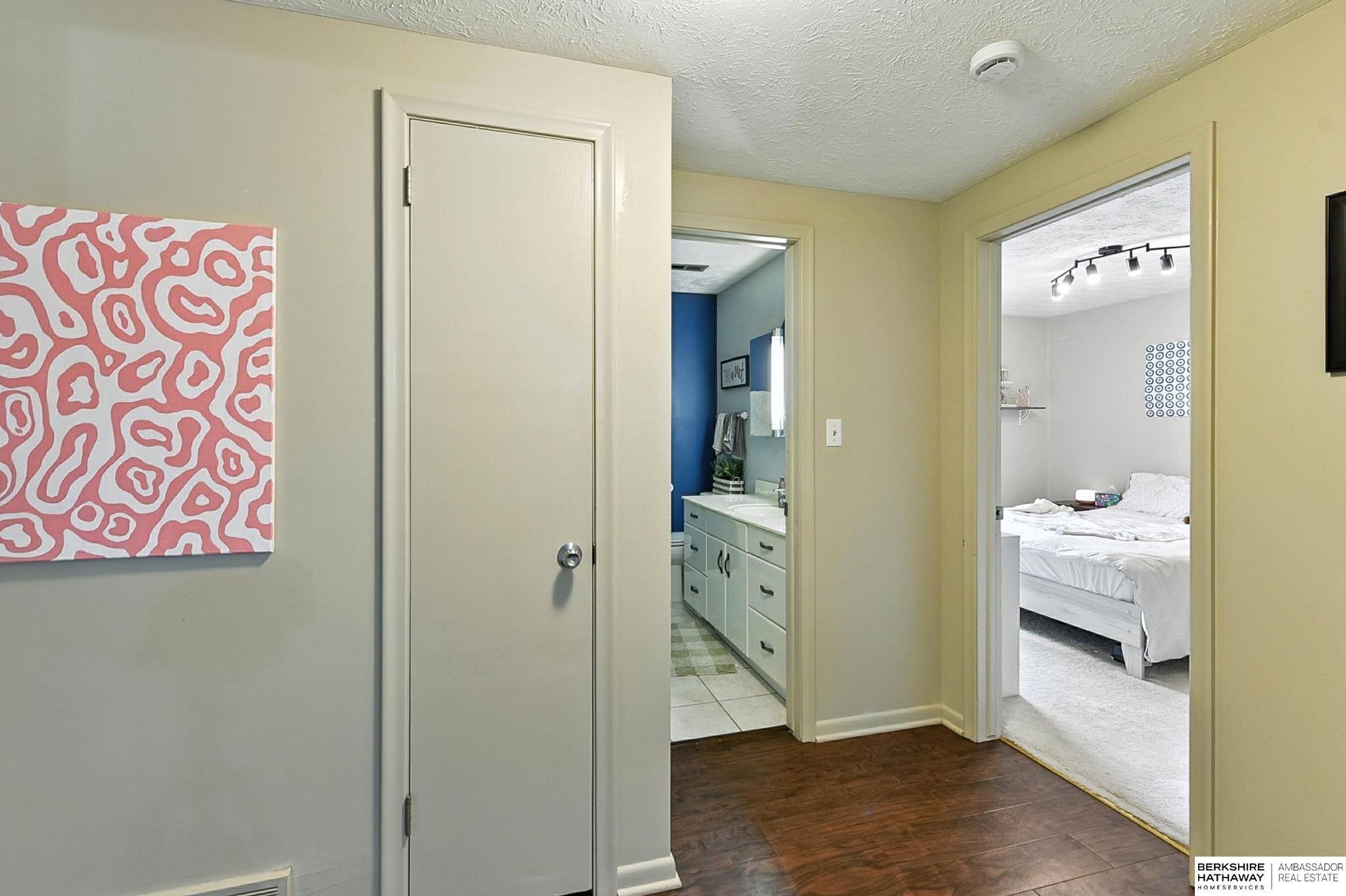 Omaha, Nebraska 68105, United States, 2 Bedrooms Bedrooms, ,1 BathroomBathrooms,Residential,Active,164670