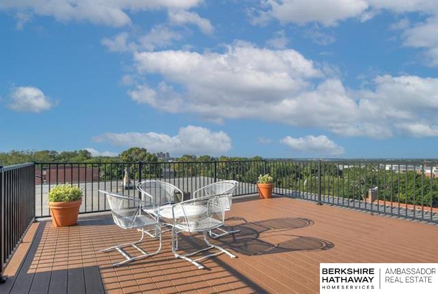 Omaha, Nebraska 68105, United States, 2 Bedrooms Bedrooms, ,1 BathroomBathrooms,Residential,Active,164670