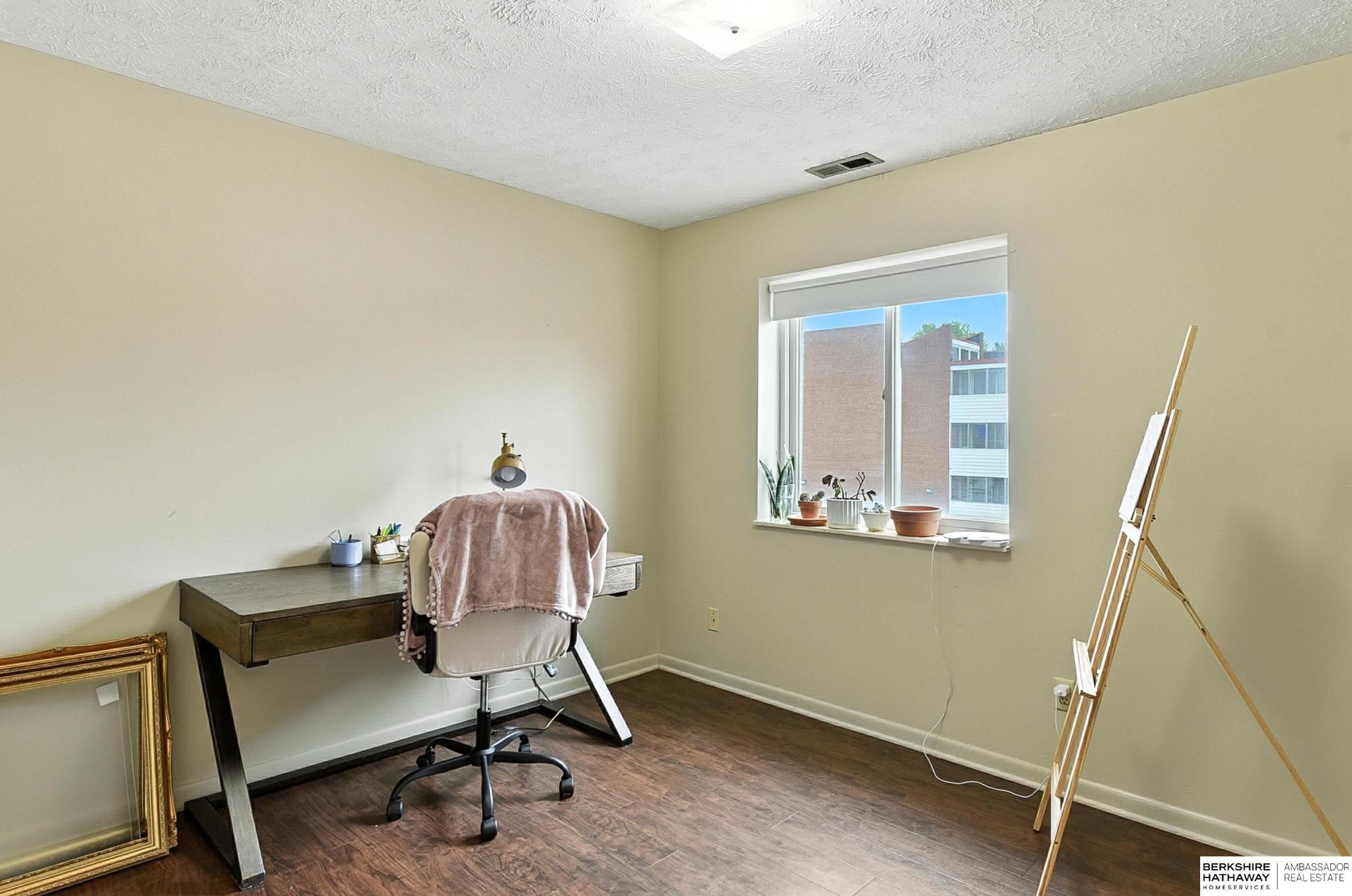 Omaha, Nebraska 68105, United States, 2 Bedrooms Bedrooms, ,1 BathroomBathrooms,Residential,Active,164670