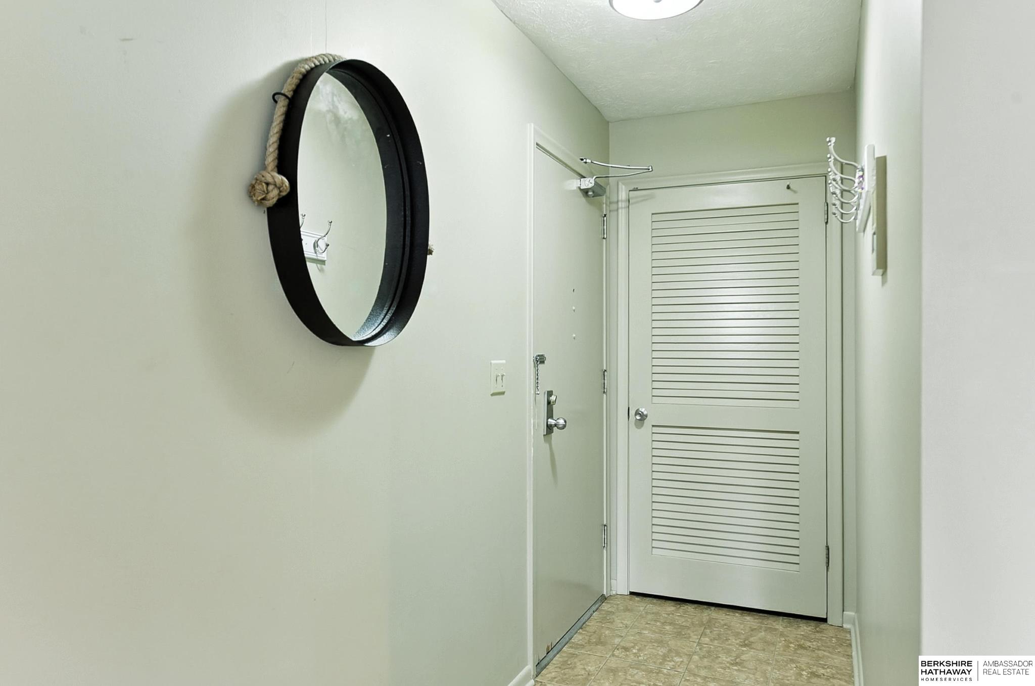 Omaha, Nebraska 68105, United States, 2 Bedrooms Bedrooms, ,1 BathroomBathrooms,Residential,Active,164670