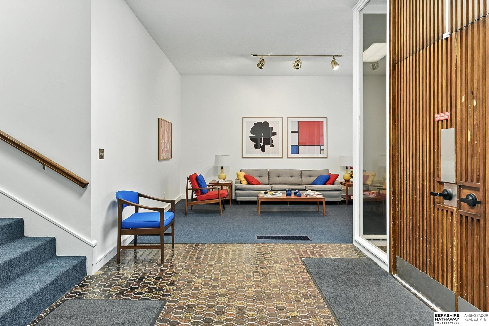 Omaha, Nebraska 68105, United States, 2 Bedrooms Bedrooms, ,1 BathroomBathrooms,Residential,Active,164670