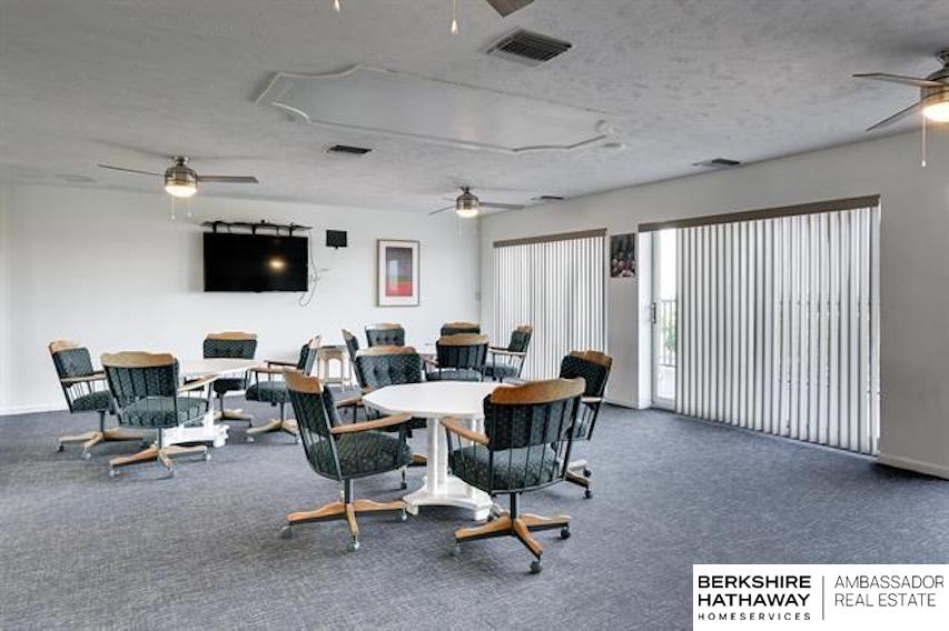 Omaha, Nebraska 68105, United States, 2 Bedrooms Bedrooms, ,1 BathroomBathrooms,Residential,Active,164670