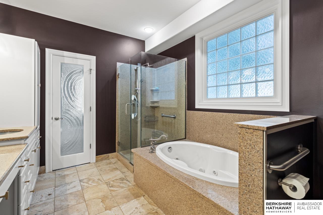 Elkhorn, Nebraska 68022, United States, 3 Bedrooms Bedrooms, ,3 BathroomsBathrooms,Residential,Active,141955