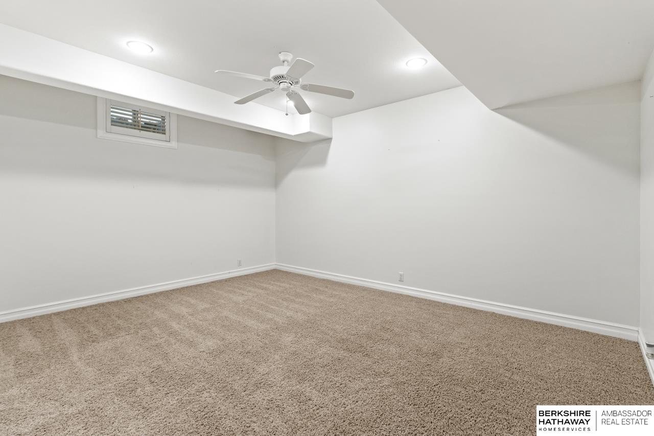 Elkhorn, Nebraska 68022, United States, 3 Bedrooms Bedrooms, ,3 BathroomsBathrooms,Residential,Active,141955