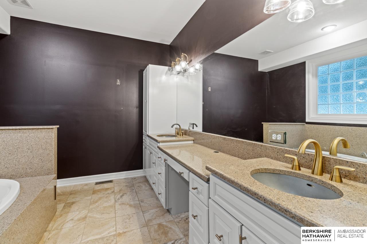 Elkhorn, Nebraska 68022, United States, 3 Bedrooms Bedrooms, ,3 BathroomsBathrooms,Residential,Active,141955