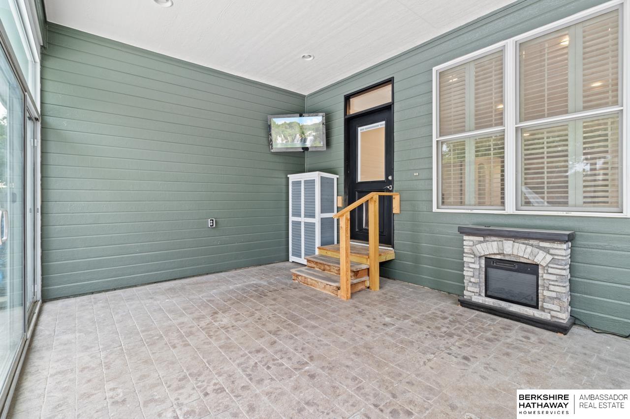 Elkhorn, Nebraska 68022, United States, 3 Bedrooms Bedrooms, ,3 BathroomsBathrooms,Residential,Active,141955