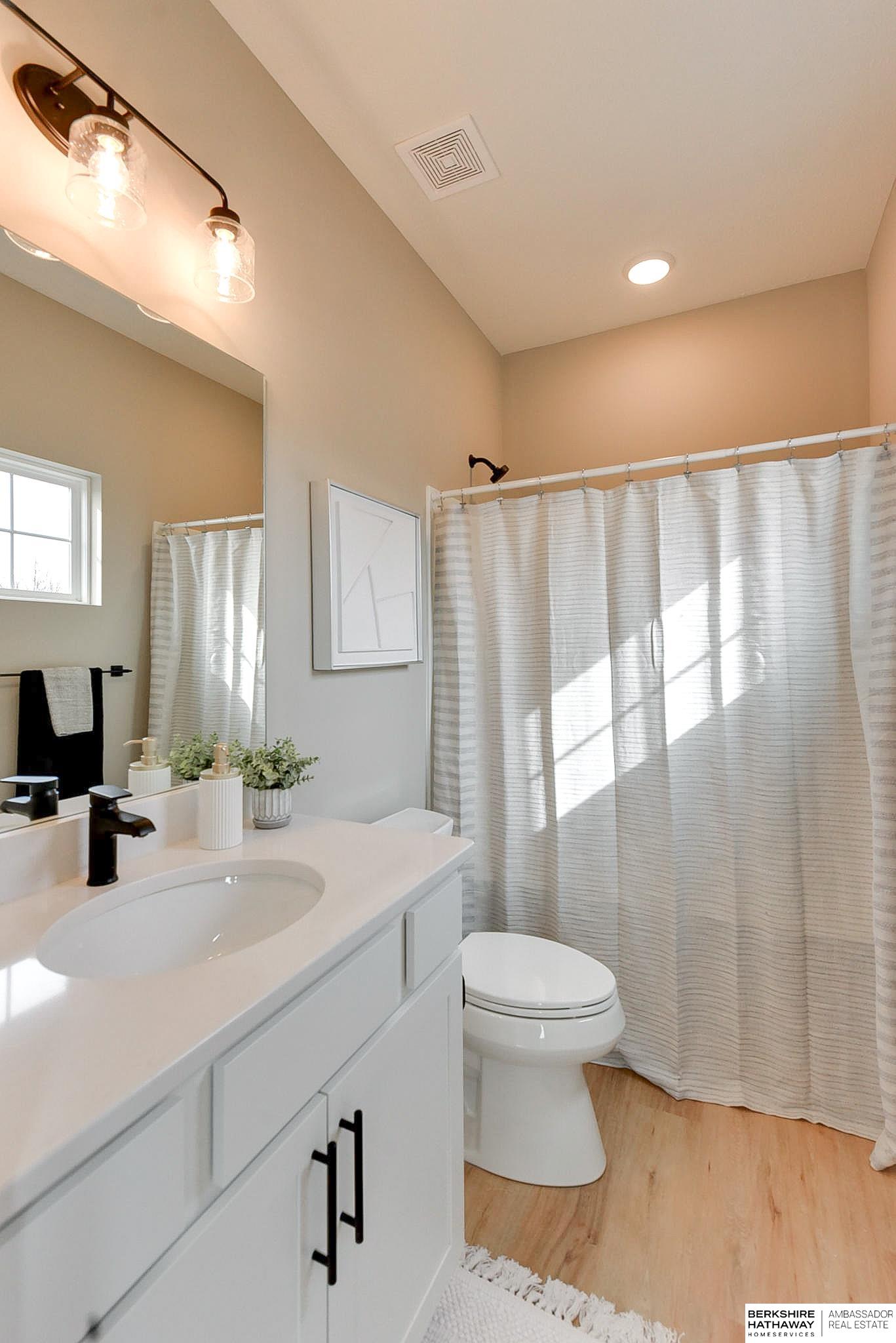 Omaha, Nebraska 68108, United States, 3 Bedrooms Bedrooms, ,3 BathroomsBathrooms,Residential,Active,135161