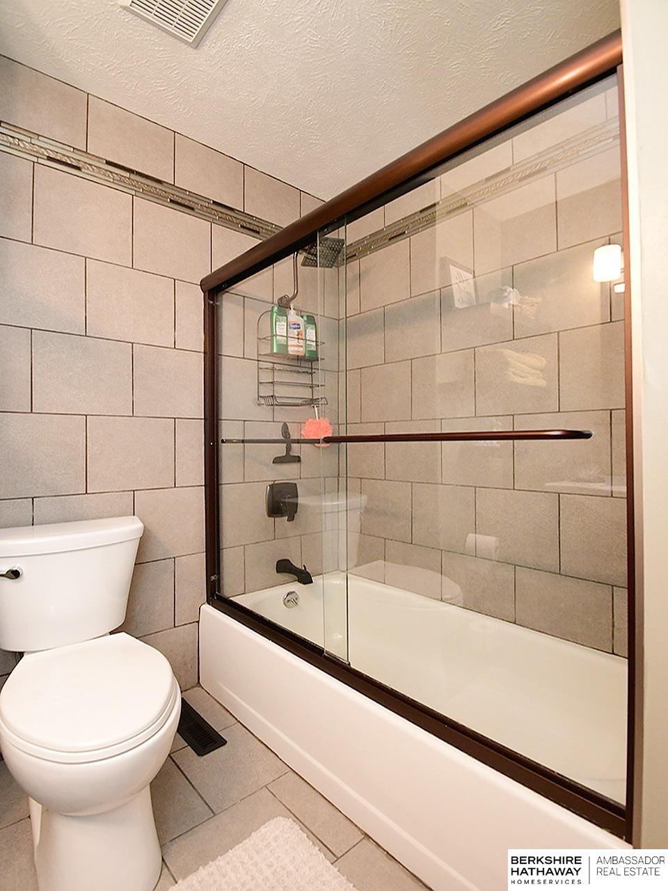 Omaha, Nebraska 68137, United States, 3 Bedrooms Bedrooms, ,2 BathroomsBathrooms,Residential,Active,191600