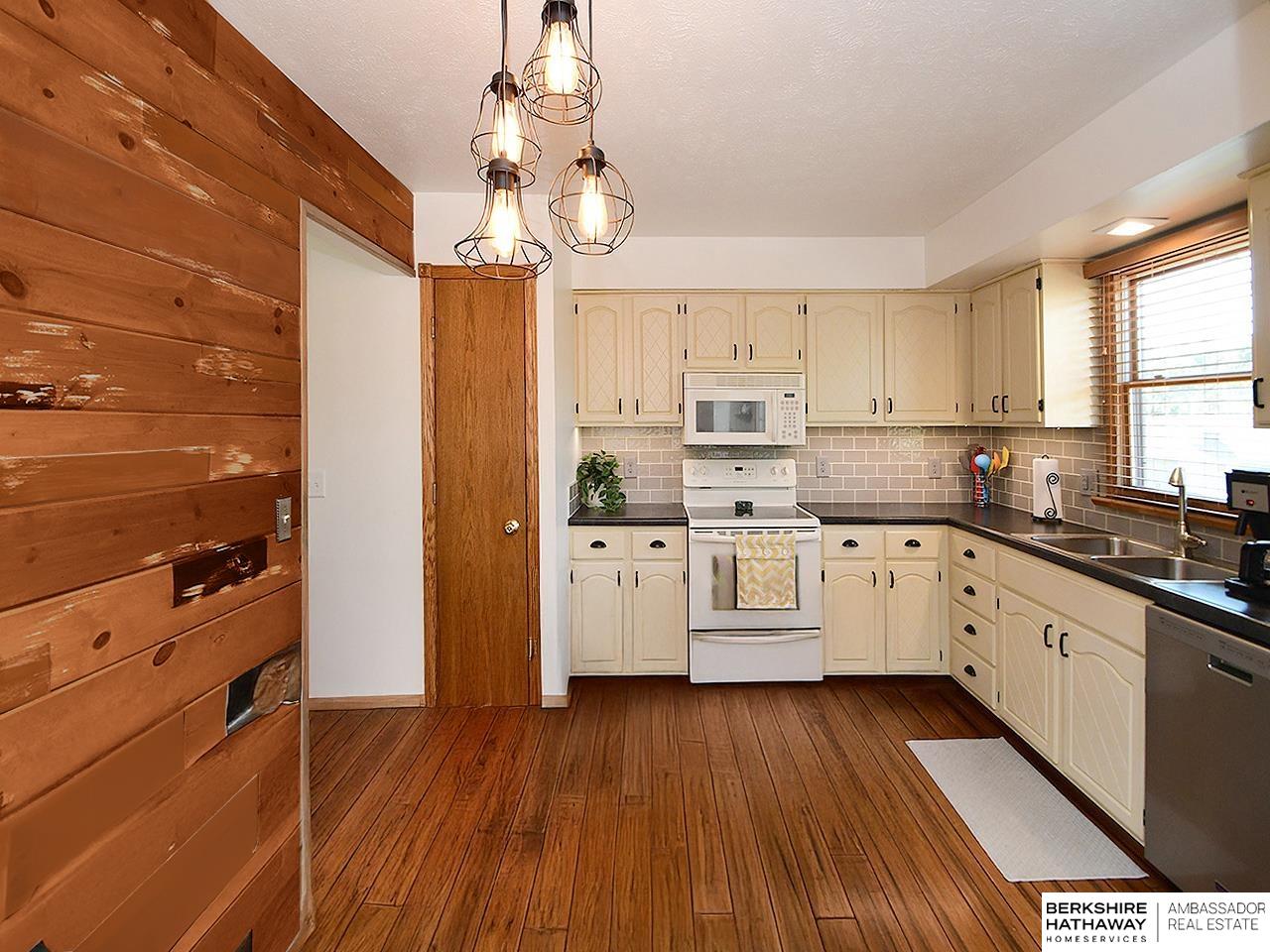 Omaha, Nebraska 68137, United States, 3 Bedrooms Bedrooms, ,2 BathroomsBathrooms,Residential,Active,191600