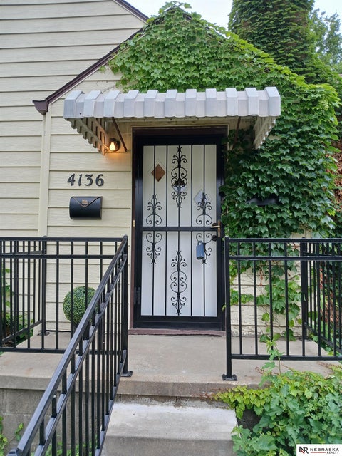 Photo of 4136 S 39 Avenue, Omaha, NE 68107 (MLS # 22618113)