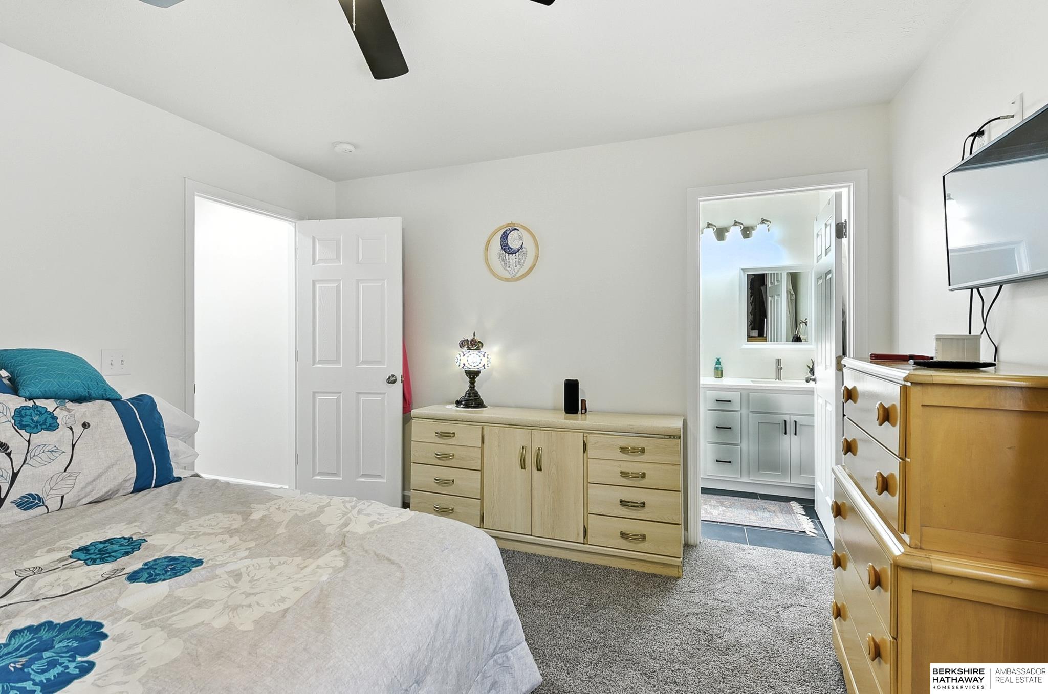 Council Bluffs, Iowa 51501, United States, 3 Bedrooms Bedrooms, ,2 BathroomsBathrooms,Residential,Active,187086