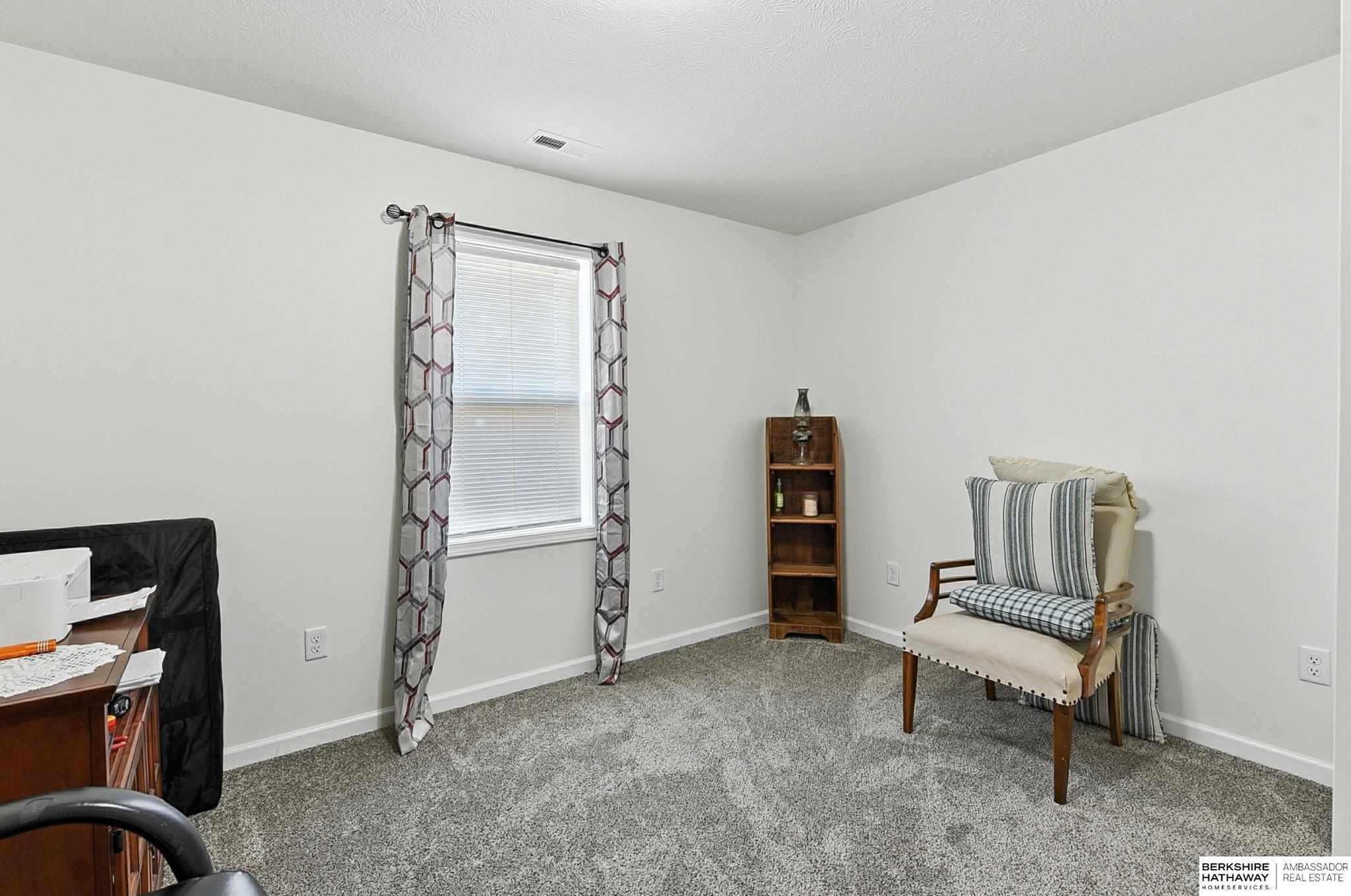 Council Bluffs, Iowa 51501, United States, 3 Bedrooms Bedrooms, ,2 BathroomsBathrooms,Residential,Active,187086