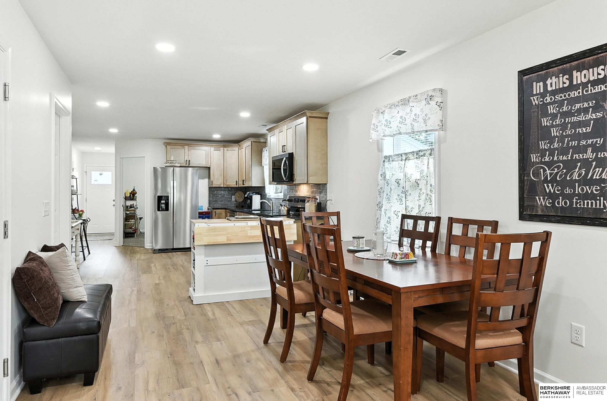 Council Bluffs, Iowa 51501, United States, 3 Bedrooms Bedrooms, ,2 BathroomsBathrooms,Residential,Active,187086