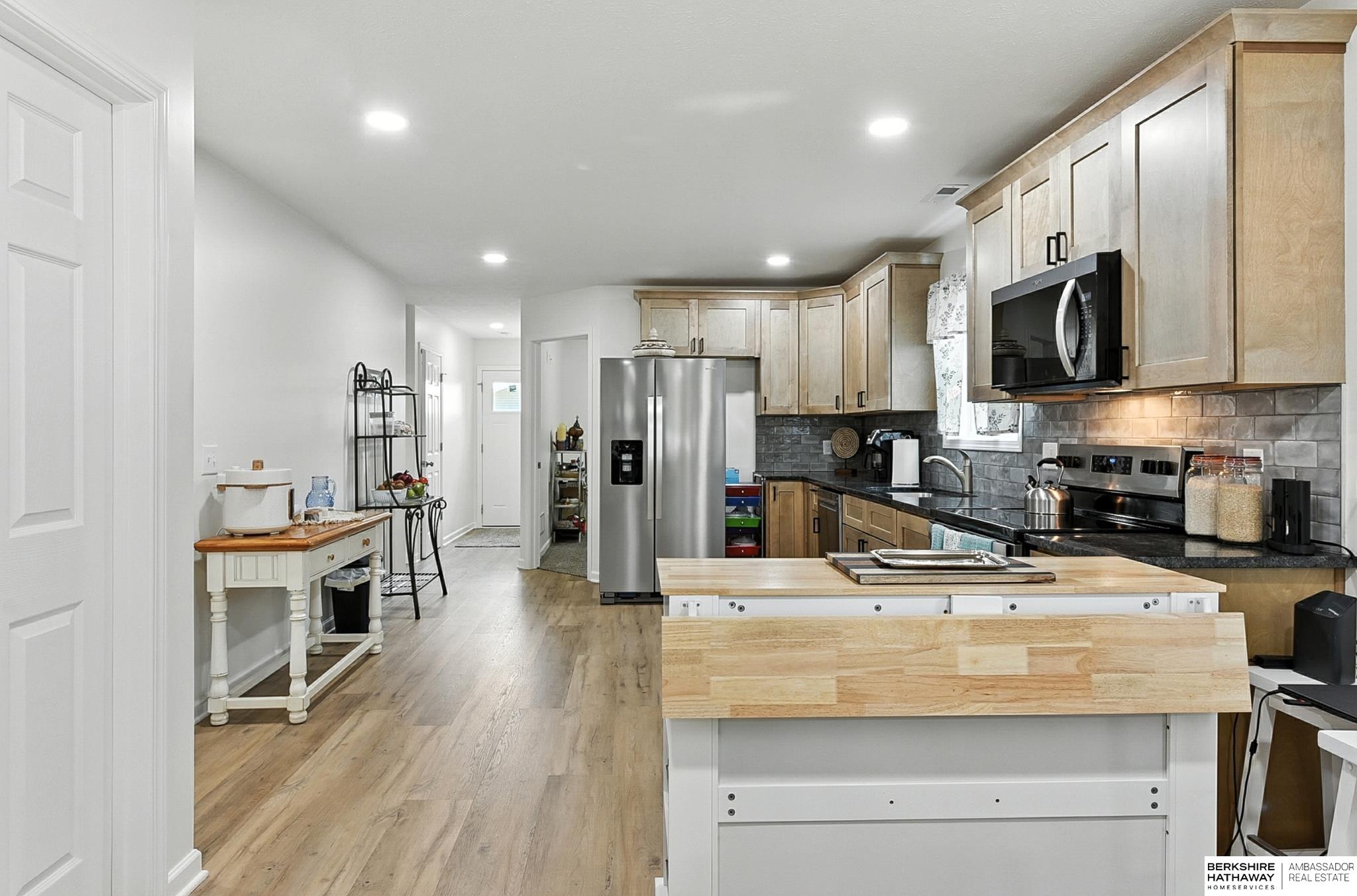 Council Bluffs, Iowa 51501, United States, 3 Bedrooms Bedrooms, ,2 BathroomsBathrooms,Residential,Active,187086