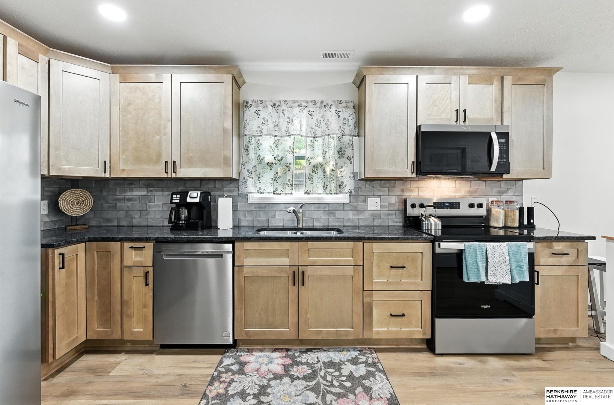 Council Bluffs, Iowa 51501, United States, 3 Bedrooms Bedrooms, ,2 BathroomsBathrooms,Residential,Active,187086