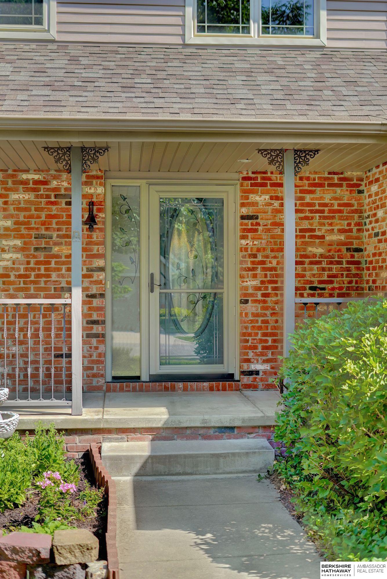 Lincoln, Nebraska 68516, United States, 4 Bedrooms Bedrooms, ,4 BathroomsBathrooms,Residential,Active,224550