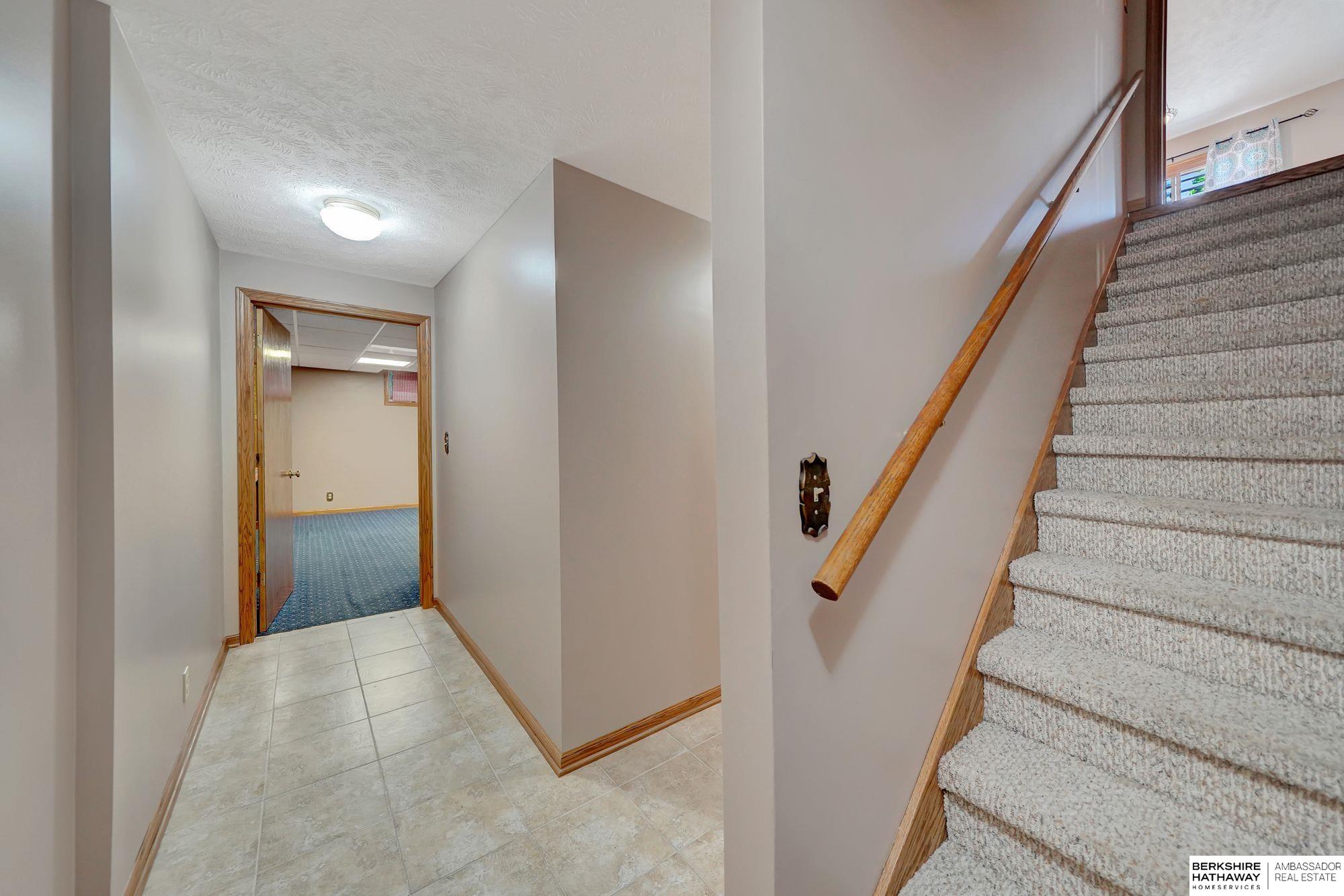 Lincoln, Nebraska 68516, United States, 4 Bedrooms Bedrooms, ,4 BathroomsBathrooms,Residential,Active,224550