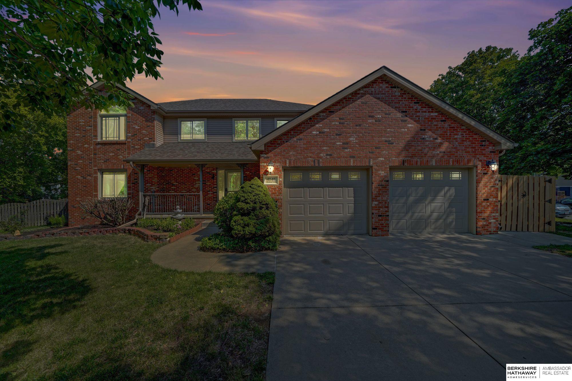 Lincoln, Nebraska 68516, United States, 4 Bedrooms Bedrooms, ,4 BathroomsBathrooms,Residential,Active,224550