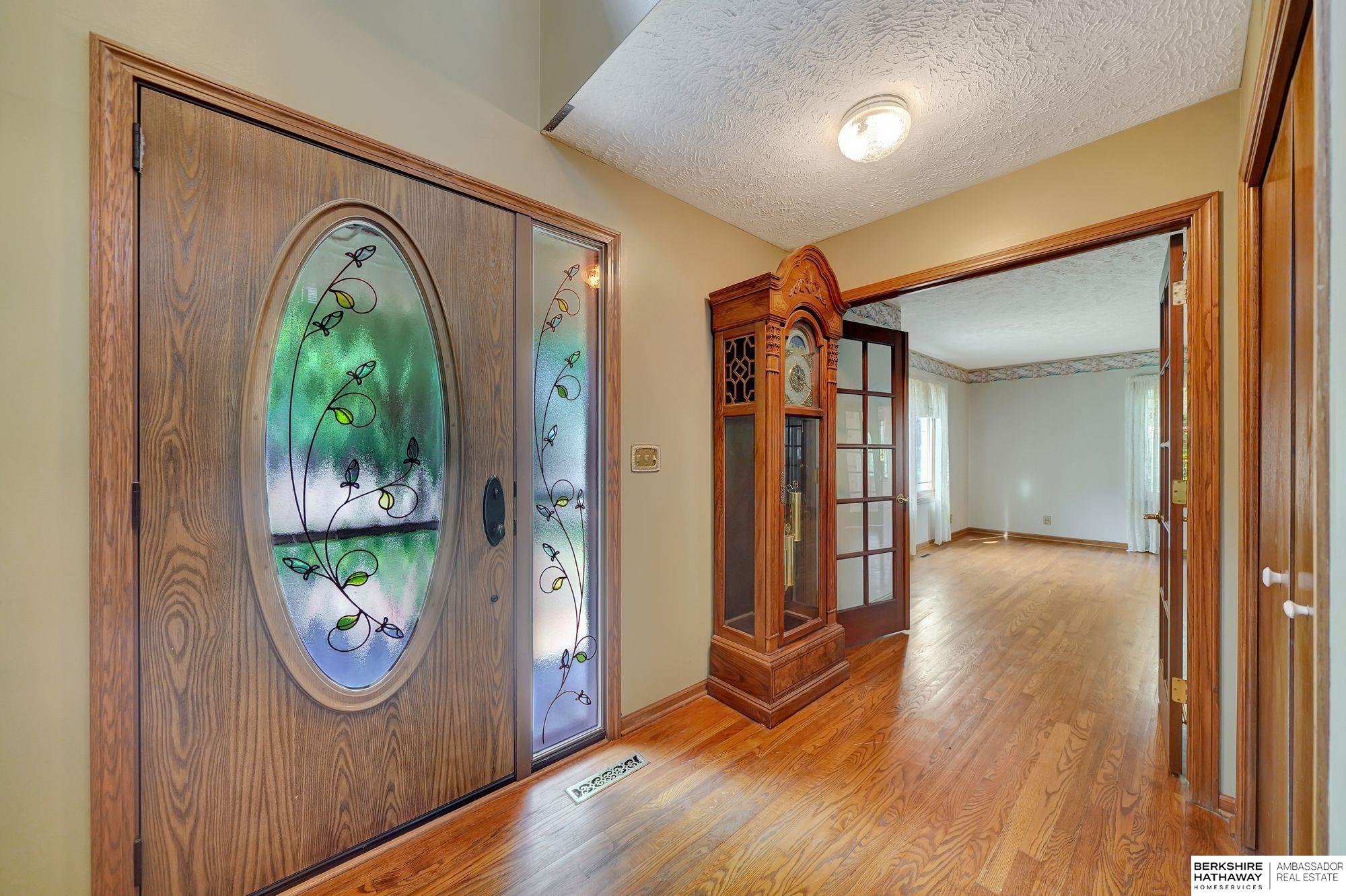 Lincoln, Nebraska 68516, United States, 4 Bedrooms Bedrooms, ,4 BathroomsBathrooms,Residential,Active,224550