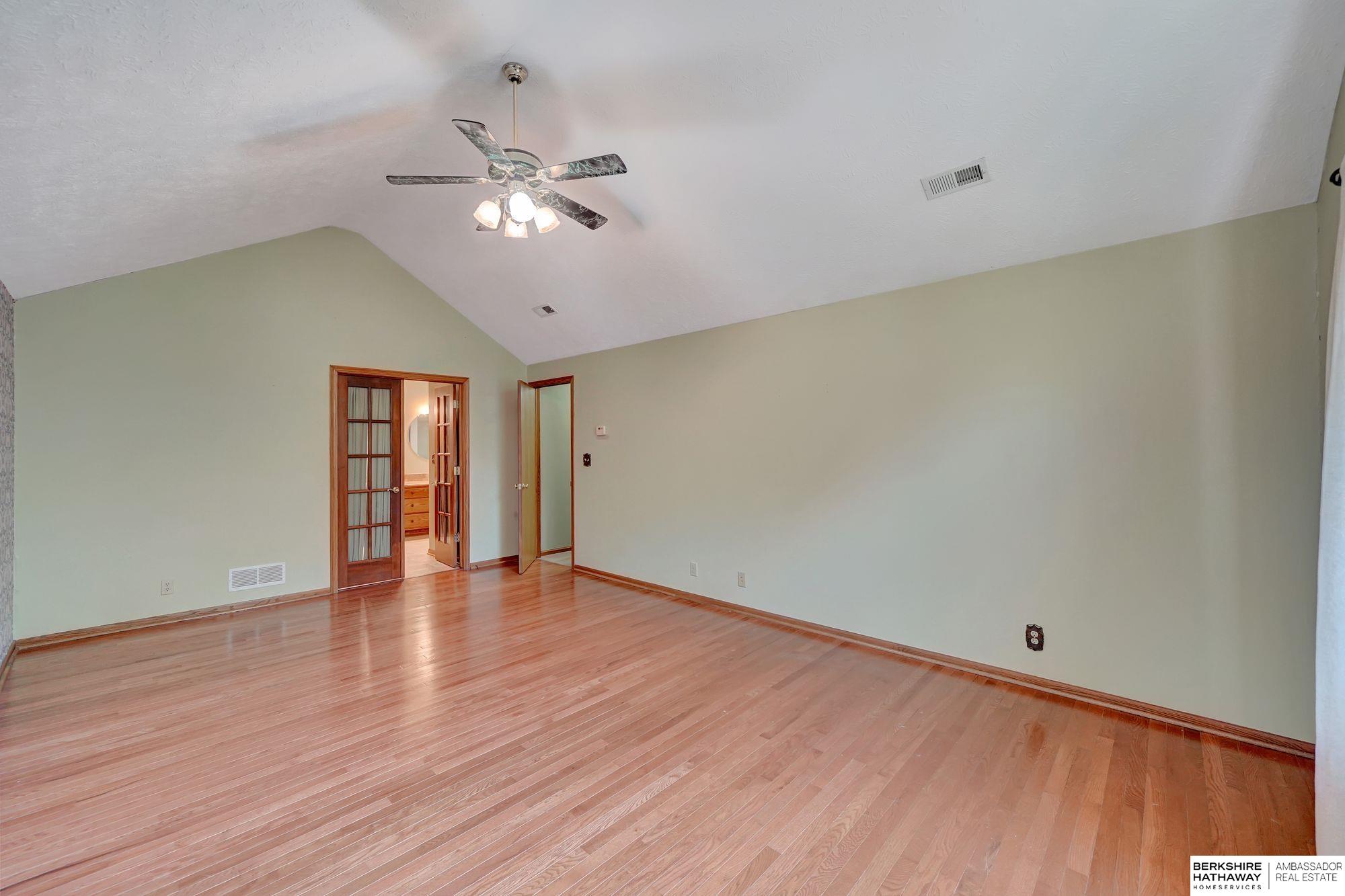 Lincoln, Nebraska 68516, United States, 4 Bedrooms Bedrooms, ,4 BathroomsBathrooms,Residential,Active,224550