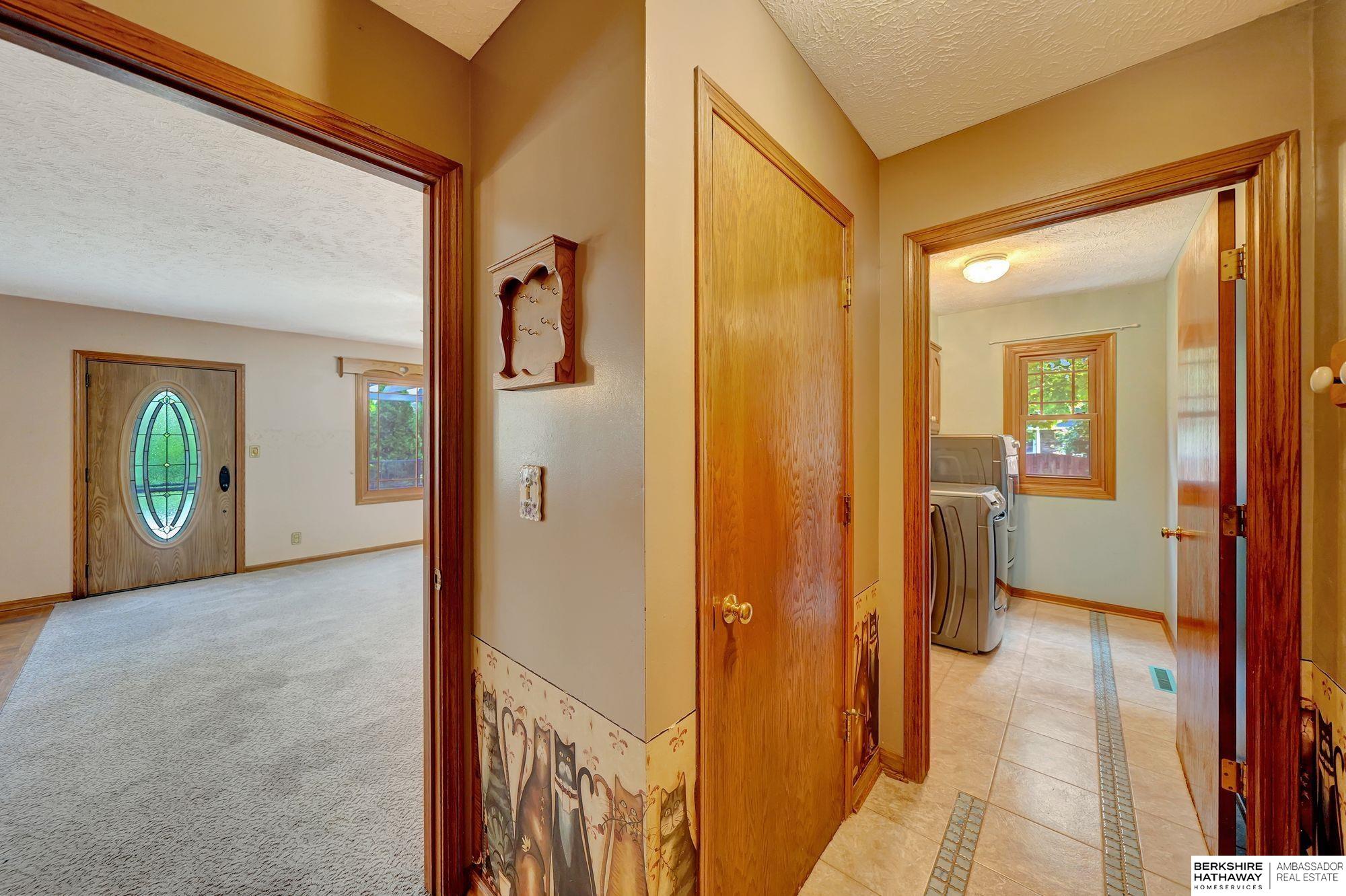 Lincoln, Nebraska 68516, United States, 4 Bedrooms Bedrooms, ,4 BathroomsBathrooms,Residential,Active,224550