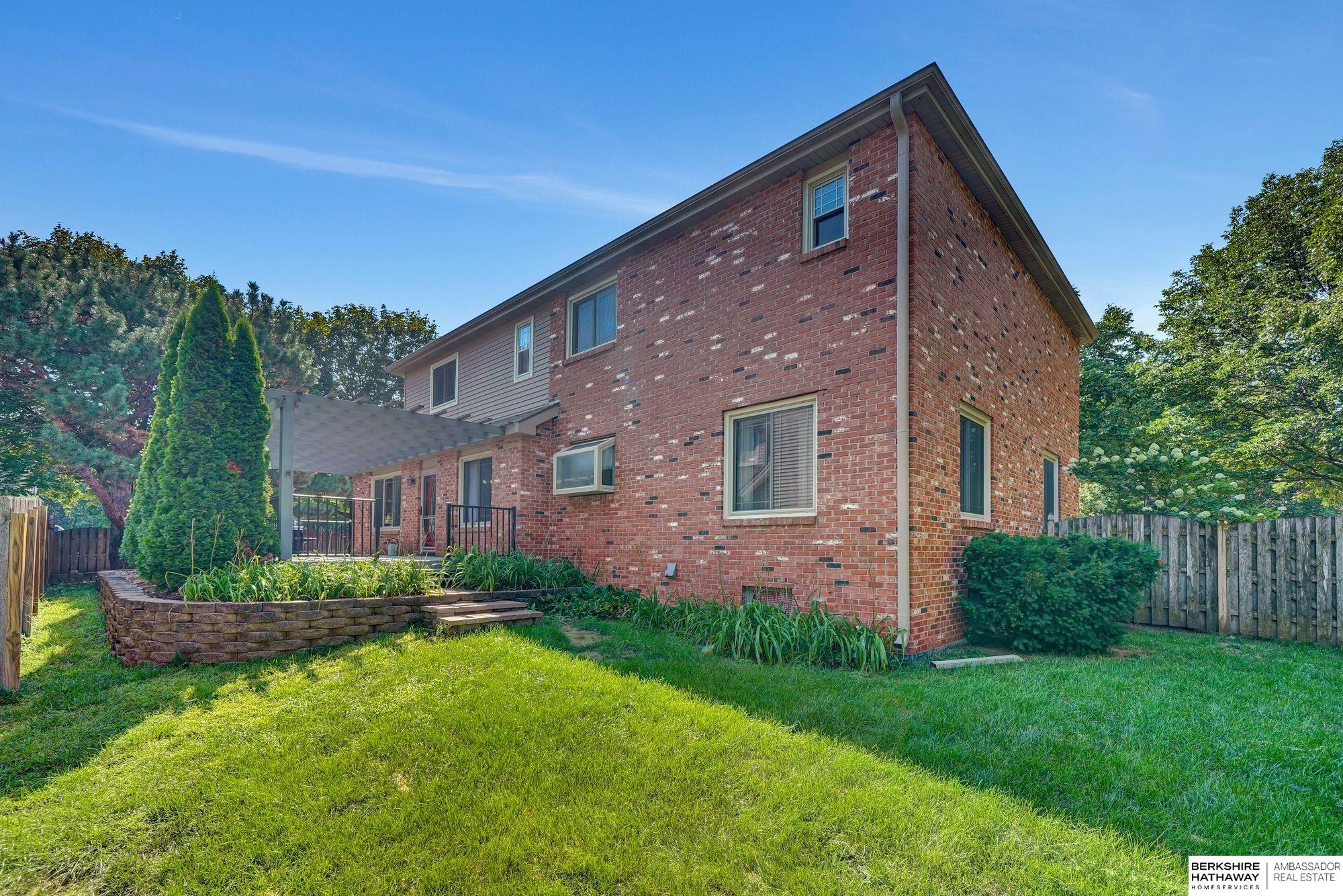 Lincoln, Nebraska 68516, United States, 4 Bedrooms Bedrooms, ,4 BathroomsBathrooms,Residential,Active,224550