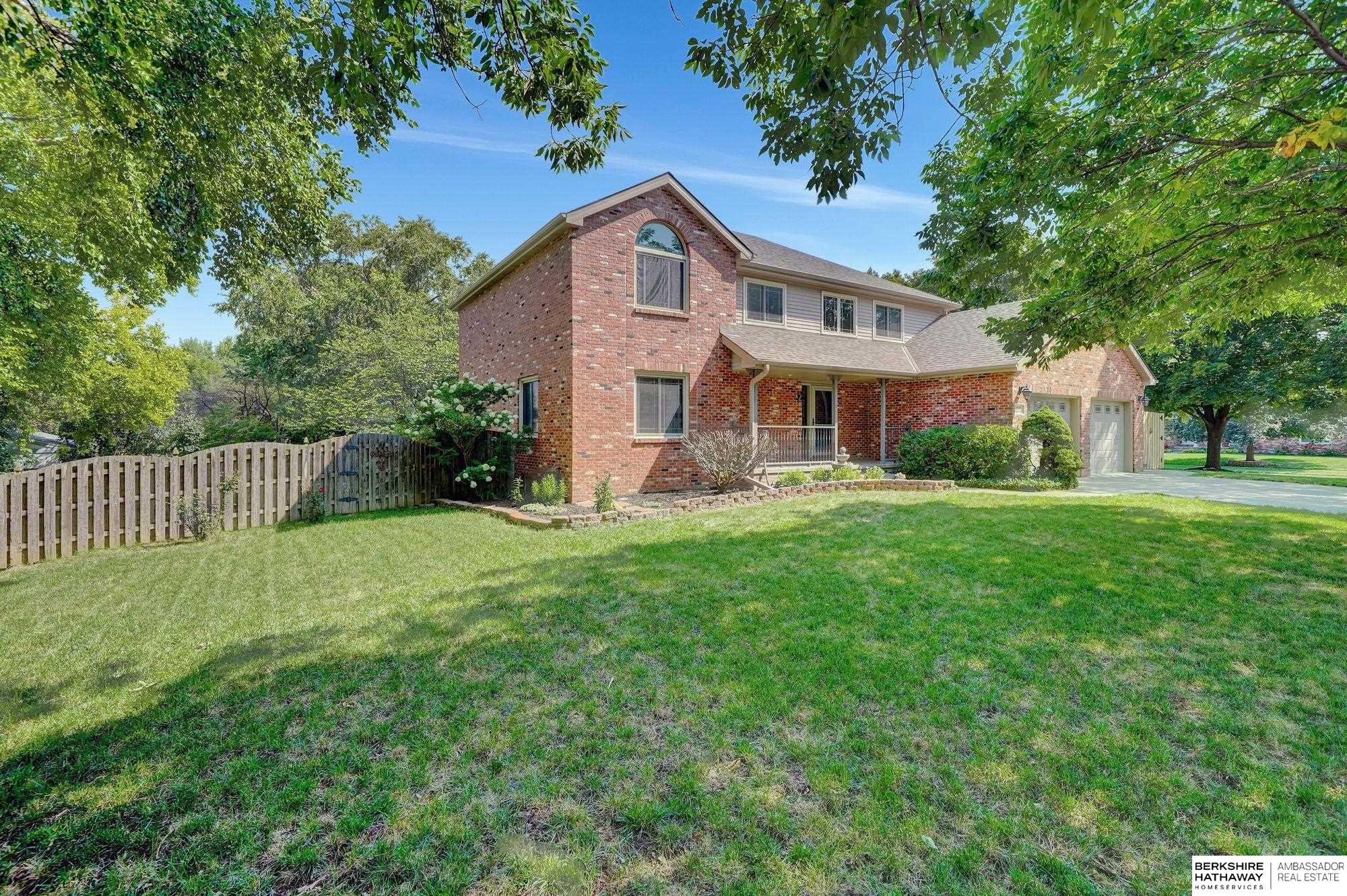 Lincoln, Nebraska 68516, United States, 4 Bedrooms Bedrooms, ,4 BathroomsBathrooms,Residential,Active,224550