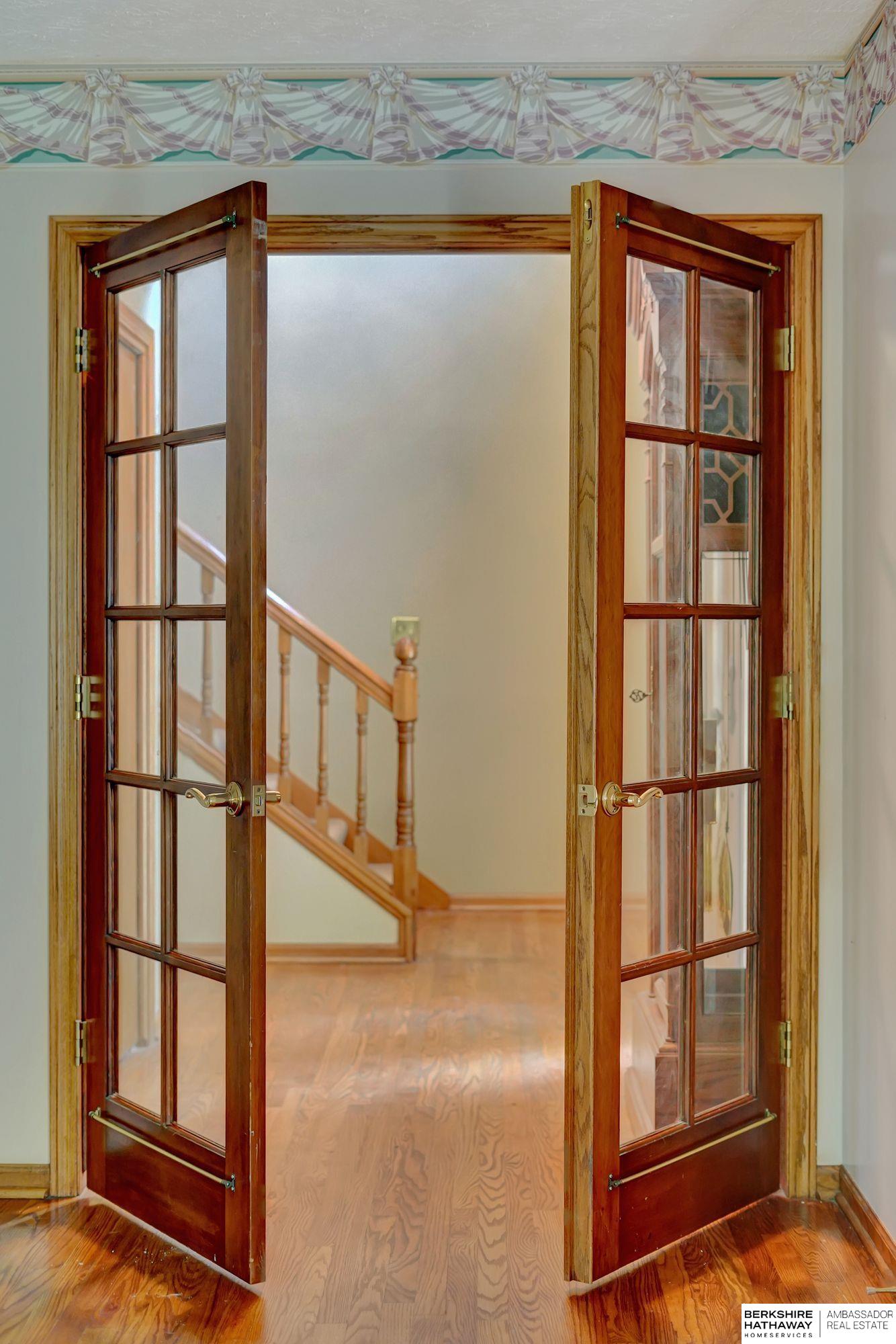 Lincoln, Nebraska 68516, United States, 4 Bedrooms Bedrooms, ,4 BathroomsBathrooms,Residential,Active,224550