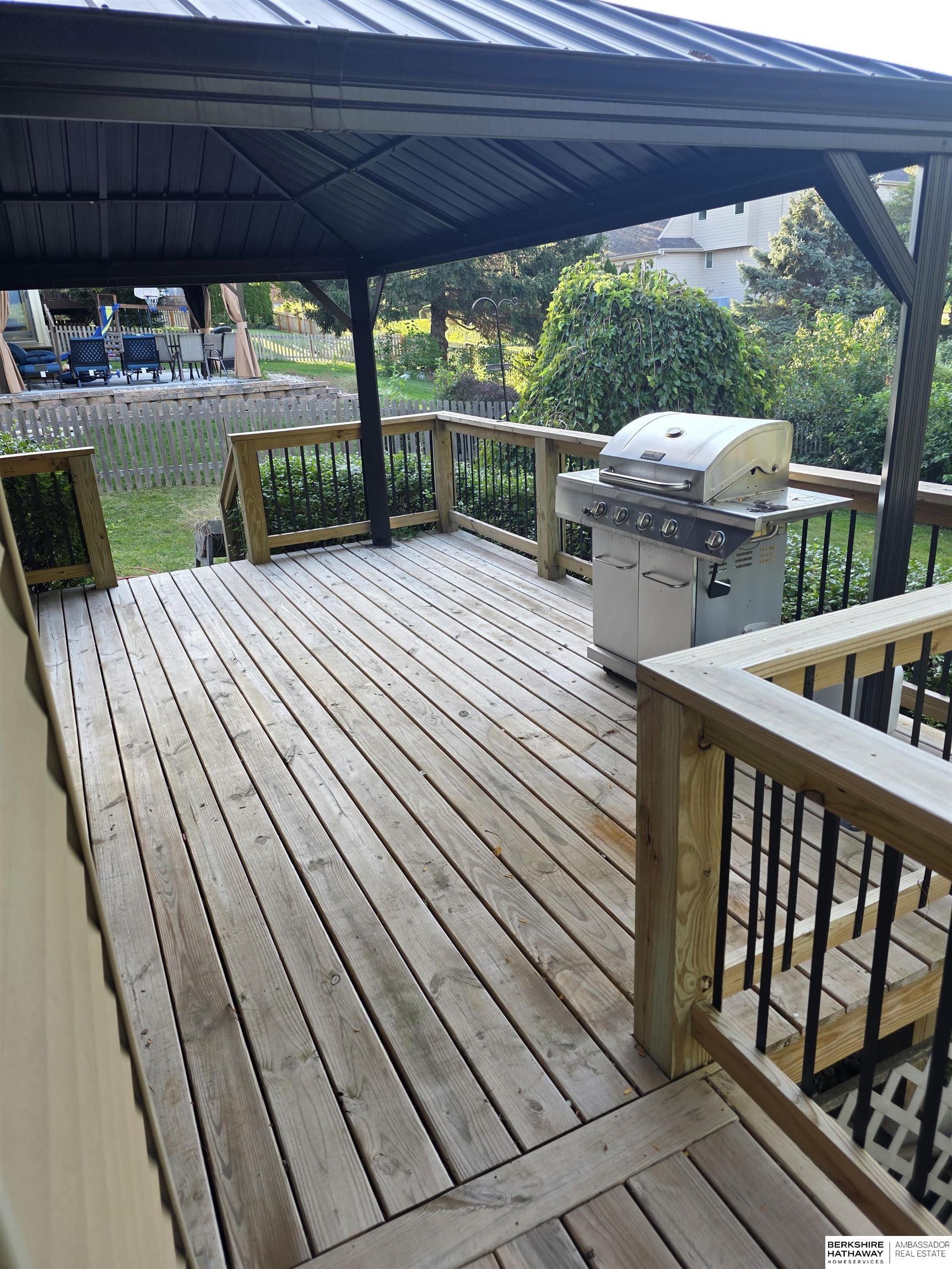 Omaha, Nebraska 68118, United States, 5 Bedrooms Bedrooms, ,3 BathroomsBathrooms,Residential,Active,217366