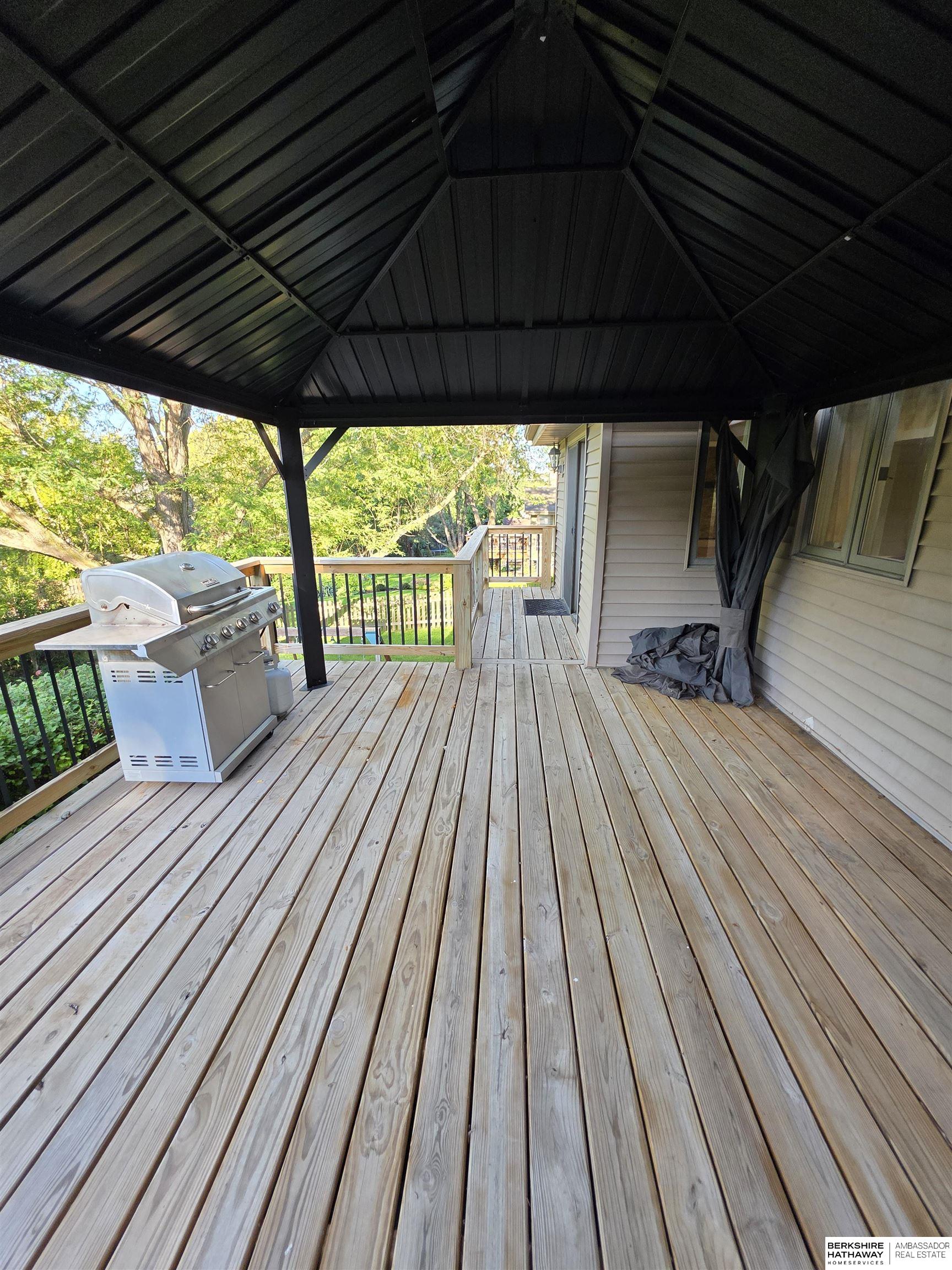 Omaha, Nebraska 68118, United States, 5 Bedrooms Bedrooms, ,3 BathroomsBathrooms,Residential,Active,217366