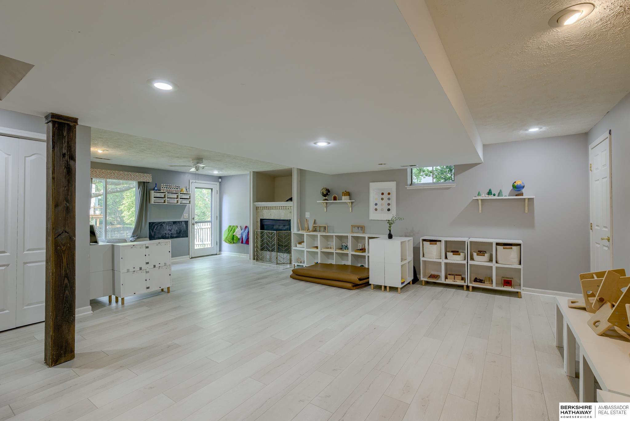 Omaha, Nebraska 68118, United States, 5 Bedrooms Bedrooms, ,3 BathroomsBathrooms,Residential,Active,217366