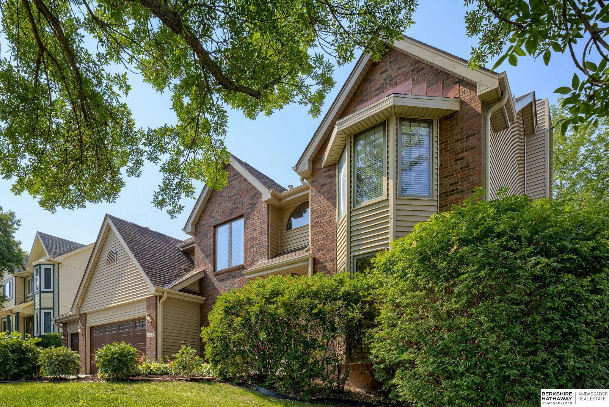 Omaha, Nebraska 68118, United States, 5 Bedrooms Bedrooms, ,3 BathroomsBathrooms,Residential,Active,217366