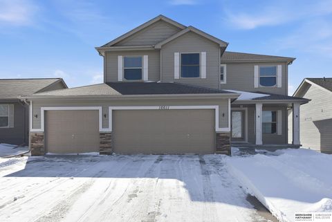 Photo of 16611 Dora Hamann Parkway, Omaha, NE 68116 (MLS # 22604805)