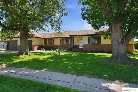 Photo of 201 Barrington Drive, Gretna, NE 68028 (MLS # 22616868)