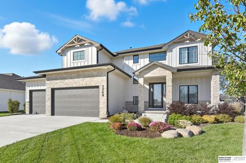 Photo of 7264 Von Street, Papillion, NE 68046 (MLS # 22528955)