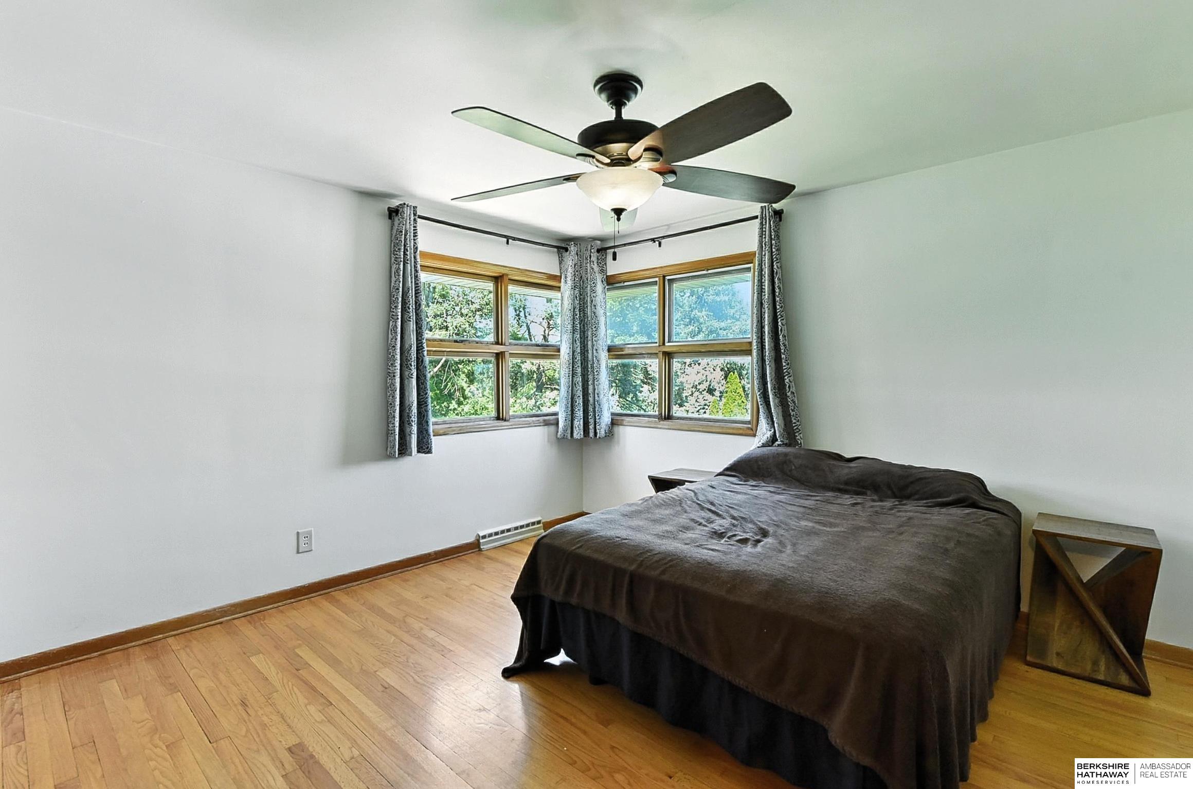 Omaha, Nebraska 68105, United States, 4 Bedrooms Bedrooms, ,3 BathroomsBathrooms,Residential,Active,187297