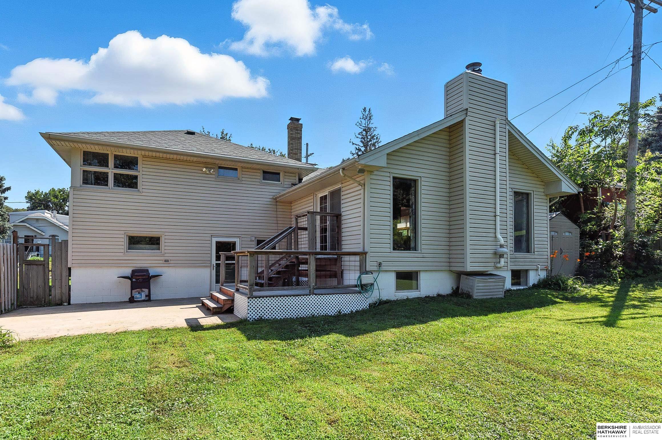 Omaha, Nebraska 68105, United States, 4 Bedrooms Bedrooms, ,3 BathroomsBathrooms,Residential,Active,187297