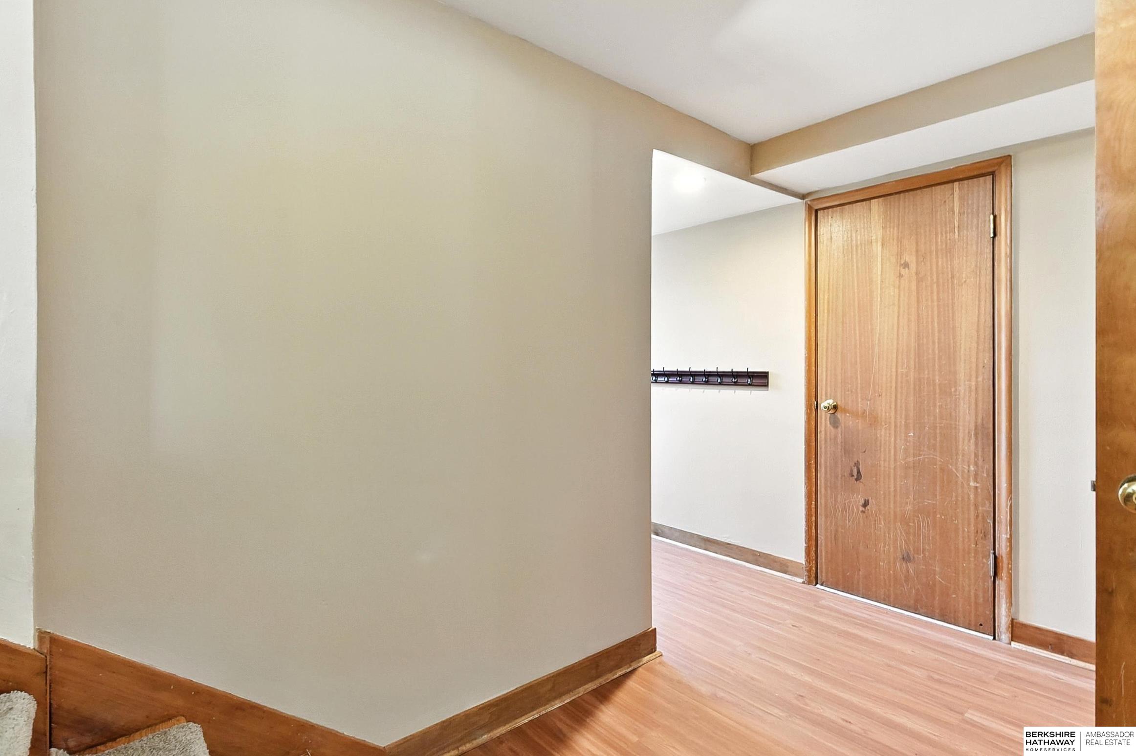 Omaha, Nebraska 68105, United States, 4 Bedrooms Bedrooms, ,3 BathroomsBathrooms,Residential,Active,187297