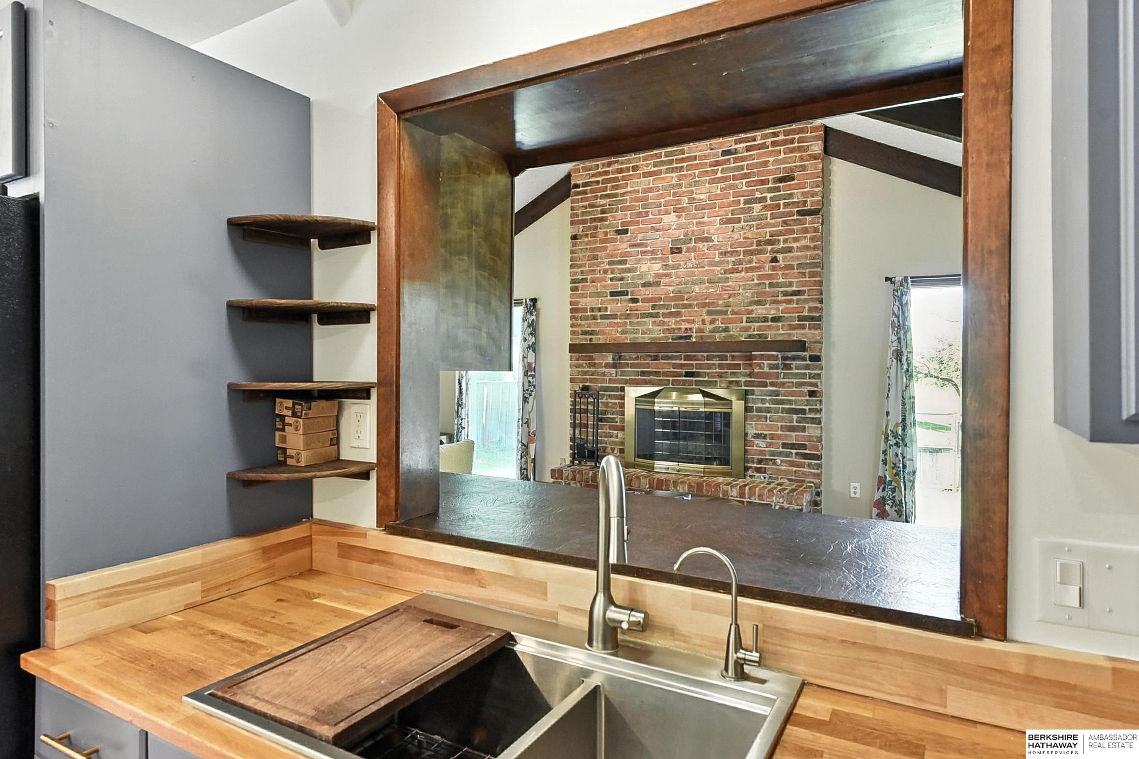 Omaha, Nebraska 68105, United States, 4 Bedrooms Bedrooms, ,3 BathroomsBathrooms,Residential,Active,187297