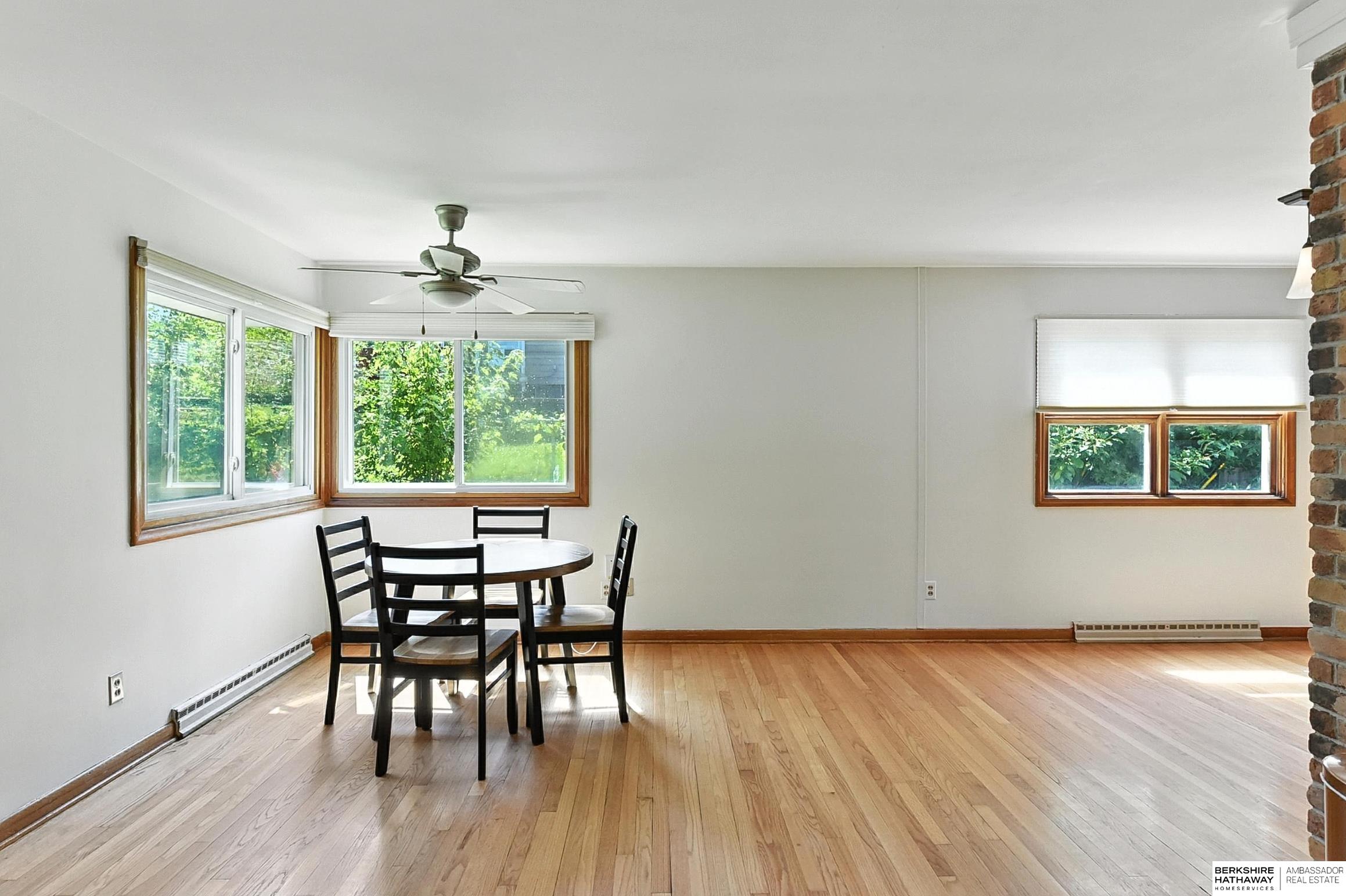 Omaha, Nebraska 68105, United States, 4 Bedrooms Bedrooms, ,3 BathroomsBathrooms,Residential,Active,187297