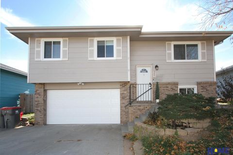 Photo of 5321 W Butler Avenue, Lincoln, NE 68524 (MLS # 22532618)