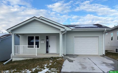 Photo of 3942 Blondo Street, Omaha, NE 68111 (MLS # 22534414)