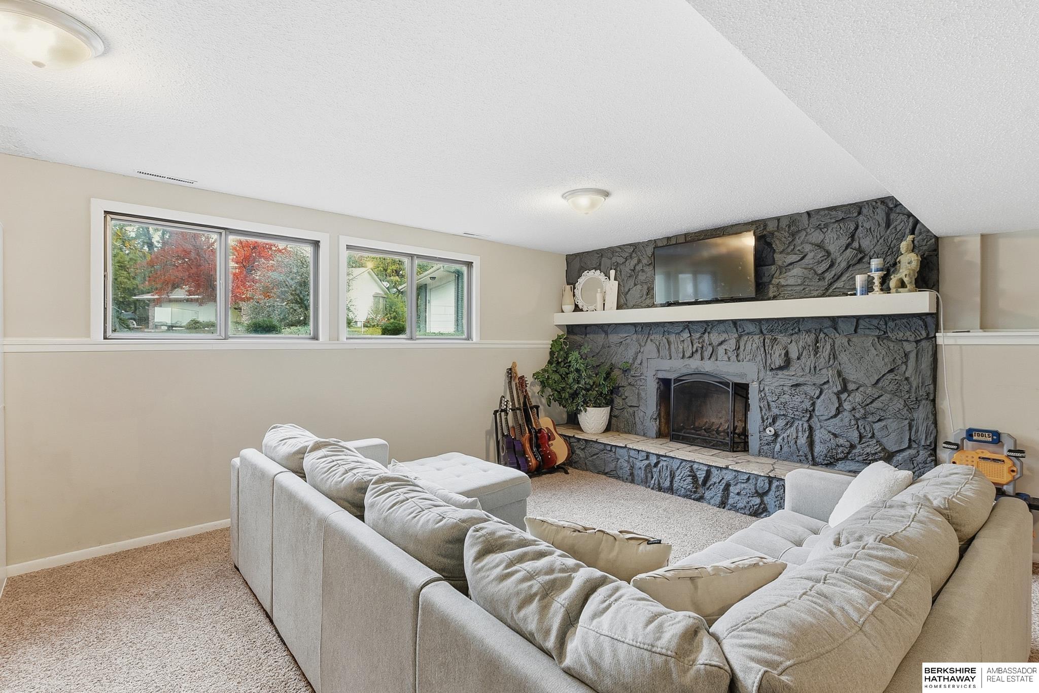 Omaha, Nebraska 68144, United States, 3 Bedrooms Bedrooms, ,2 BathroomsBathrooms,Residential,Active,235702