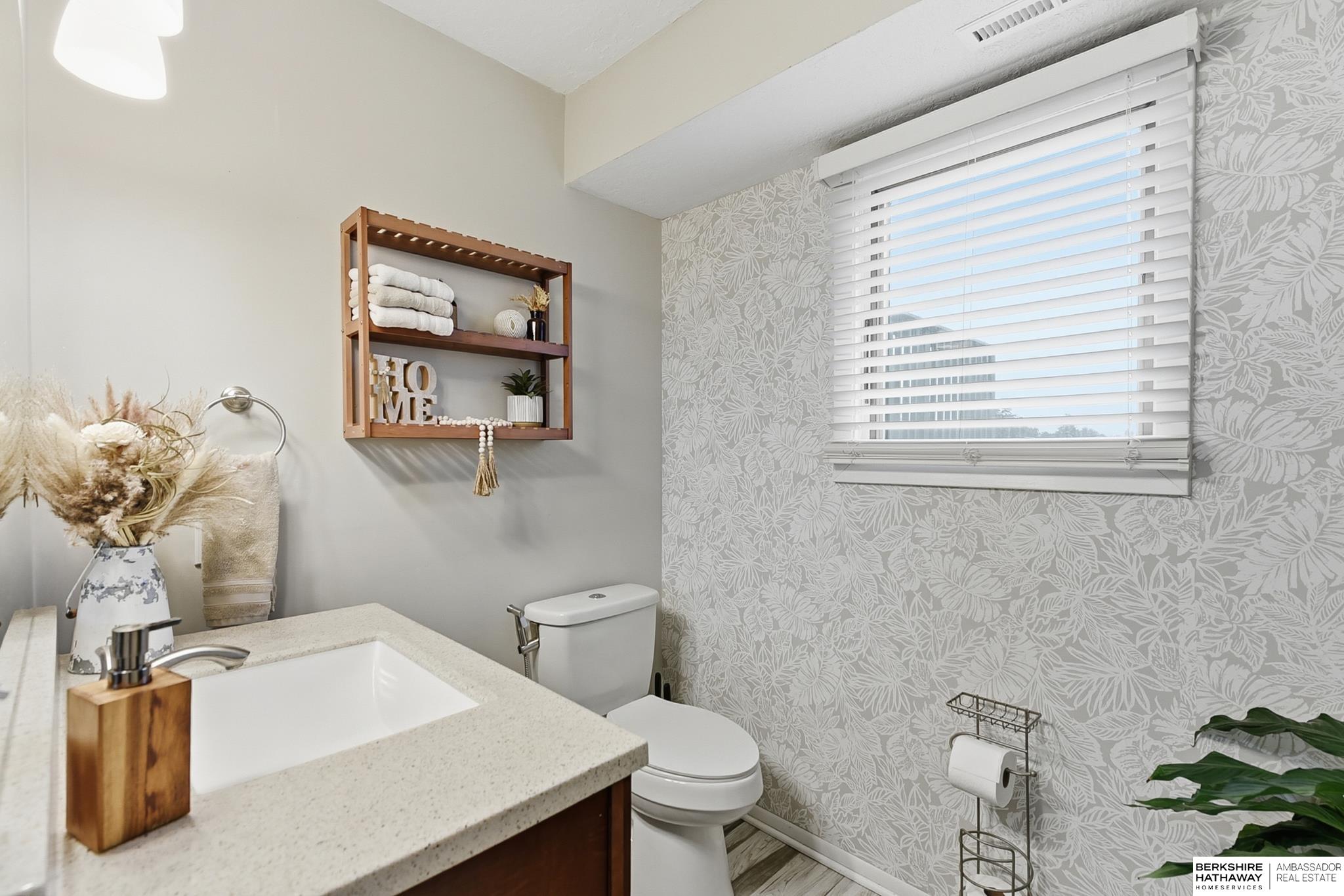 Omaha, Nebraska 68144, United States, 3 Bedrooms Bedrooms, ,2 BathroomsBathrooms,Residential,Active,235702