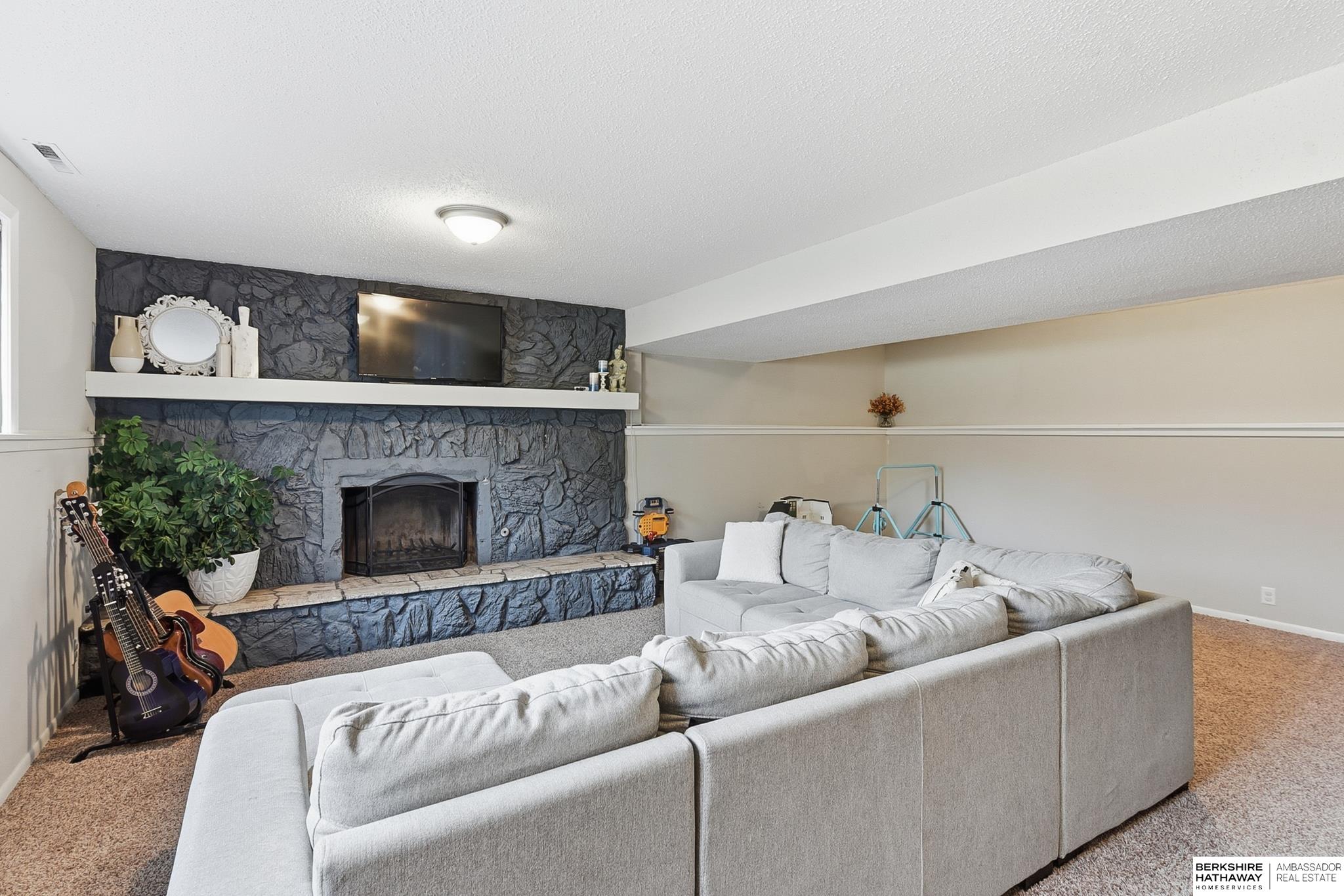 Omaha, Nebraska 68144, United States, 3 Bedrooms Bedrooms, ,2 BathroomsBathrooms,Residential,Active,235702