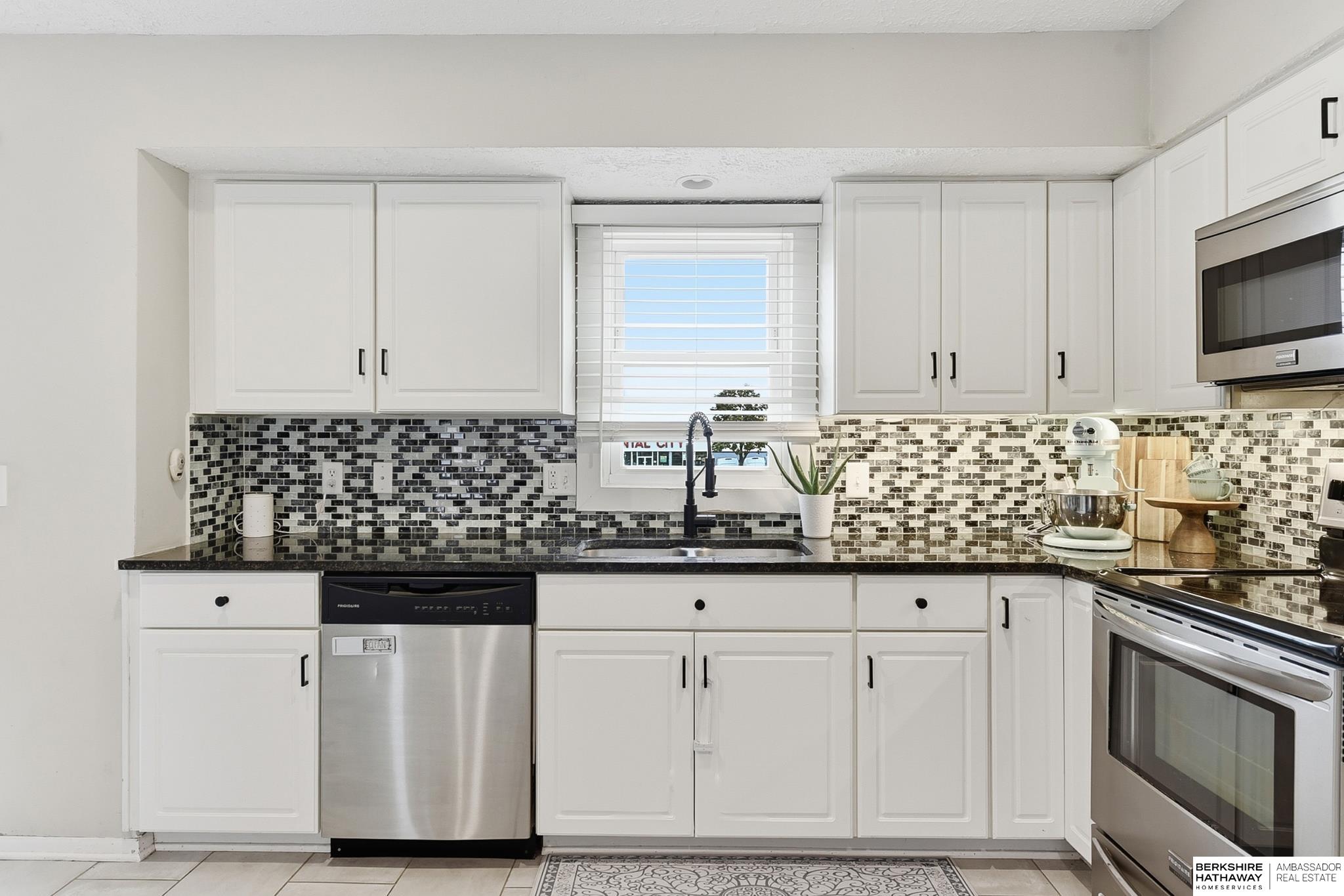 Omaha, Nebraska 68144, United States, 3 Bedrooms Bedrooms, ,2 BathroomsBathrooms,Residential,Active,235702